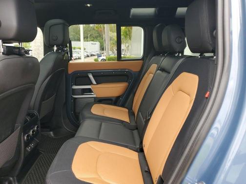 2023 Land Rover Defender 110 X-Dynamic SE