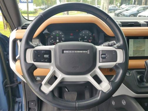 2023 Land Rover Defender 110 X-Dynamic SE