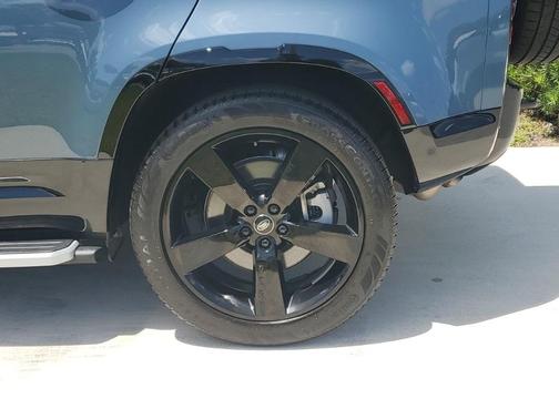 2023 Land Rover Defender 110 X-Dynamic SE