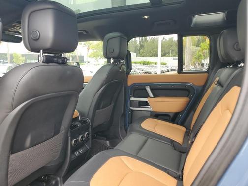 2023 Land Rover Defender 110 X-Dynamic SE