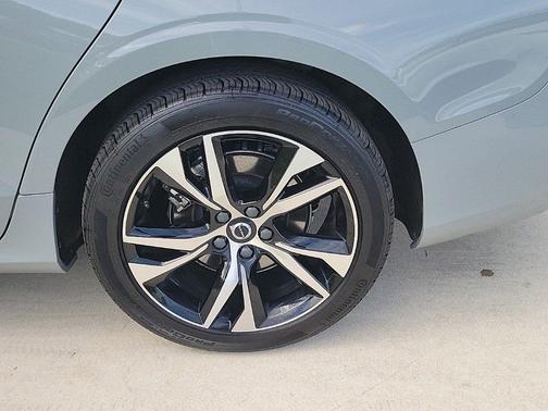 2025 Volvo S60 B5 Core