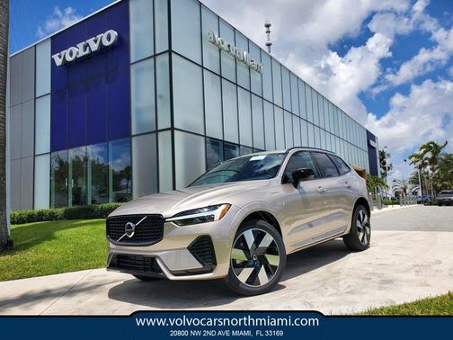 2025 Volvo XC60 Plug-In Hybrid T8 Plus