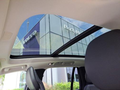 2020 Volvo XC90 T5 Momentum 7 Passenger