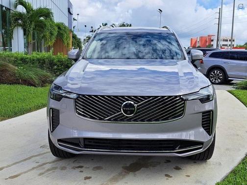 2026 Volvo XC90 B6 Plus 7-Seater