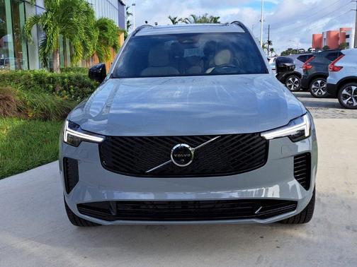 2026 Volvo XC90 B6 Ultra Dark Theme 7-Seater