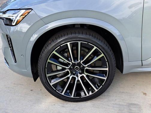 2026 Volvo XC90 B6 Ultra Dark Theme 7-Seater