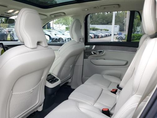 2025 Volvo XC90 B6 Ultra