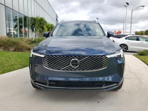 2025 Volvo XC90 B6 Ultra