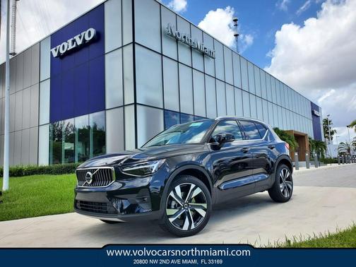 Onyx Black 2026 Volvo XC40 B5 Ultra