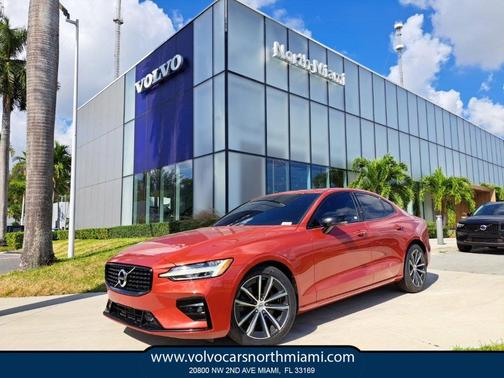 2021 Volvo S60 T5 Momentum