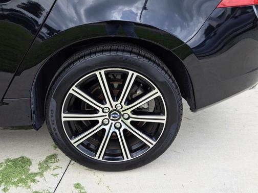 2017 Volvo S60 T5 Inscription Platinum