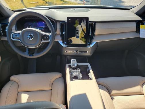 2026 Volvo XC90 B6 Ultra 6-Seater