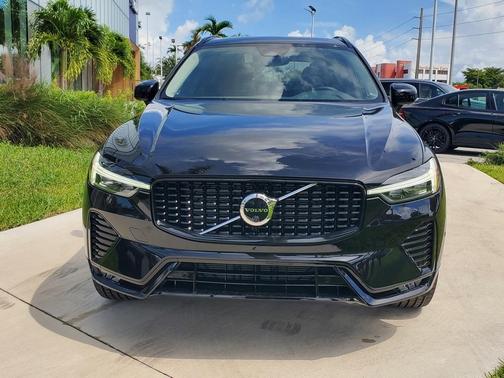 2025 Volvo XC60 B5 Plus