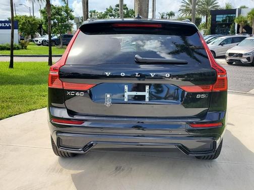 2025 Volvo XC60 B5 Plus