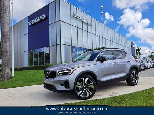 2026 Volvo XC40 PLUS