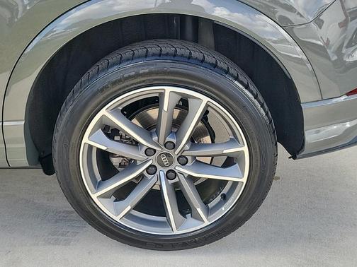 2021 Audi Q3 45 S line Premium