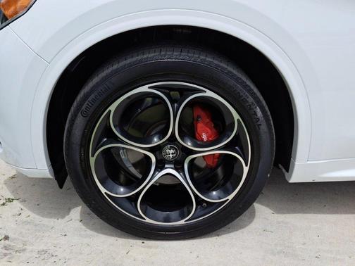 2022 Alfa Romeo Stelvio Veloce