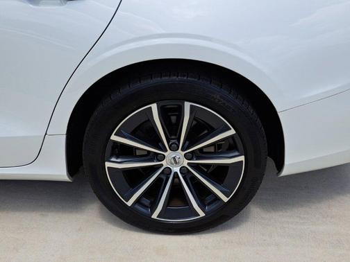 2021 Volvo S60 T5 Momentum
