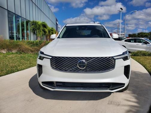 2025 Volvo XC90 Plug-In Hybrid T8 Ultra 7-Seater