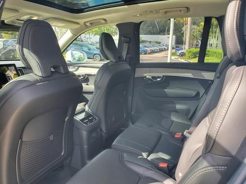 2025 Volvo XC90 Plug-In Hybrid T8 Ultra 7-Seater