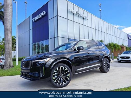 2025 Volvo XC90 B5 Core