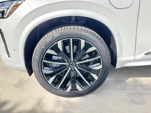 2025 Volvo XC90 Plug-In Hybrid T8 Ultra 7-Seater