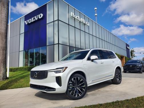 2025 Volvo XC90 Plug-In Hybrid T8 Ultra 7-Seater
