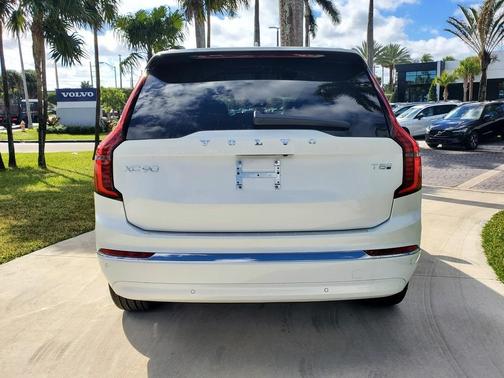 2025 Volvo XC90 Plug-In Hybrid T8 Ultra 7-Seater