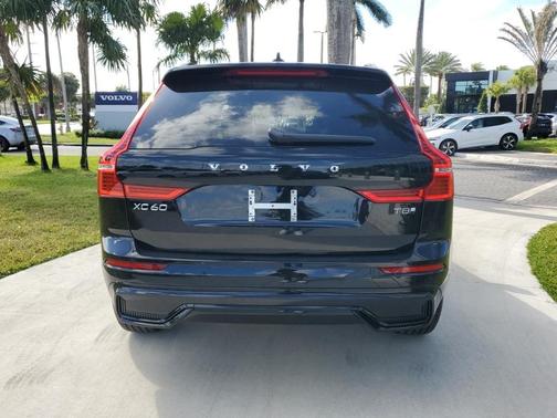 2025 Volvo XC60 Plug-In Hybrid T8 Core