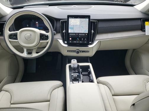 2025 Volvo XC90 Plug-In Hybrid T8 Ultra 7-Seater
