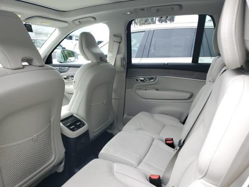 2025 Volvo XC90 Plug-In Hybrid T8 Ultra 7-Seater