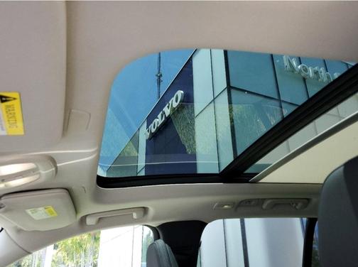 2025 Volvo XC90 B5 Core