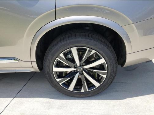 2025 Volvo XC90 B5 Core