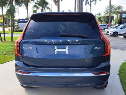 2026 Volvo XC90 B6 Ultra 7-Seater