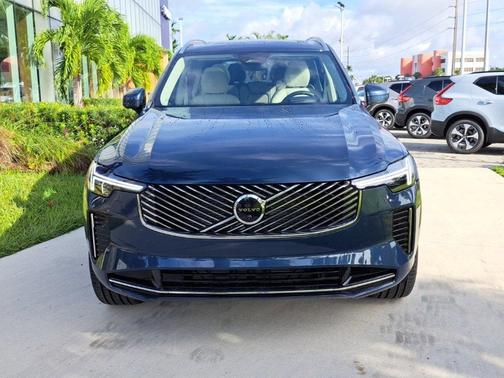 2026 Volvo XC90 B6 Ultra 7-Seater