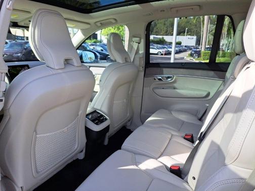 2026 Volvo XC90 B6 Ultra 7-Seater