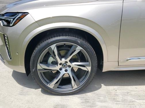 2025 Volvo XC90 B6 Ultra