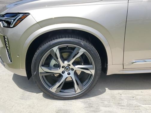 2025 Volvo XC90 B6 Ultra