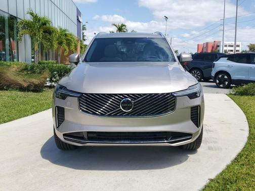 2025 Volvo XC90 B6 Ultra