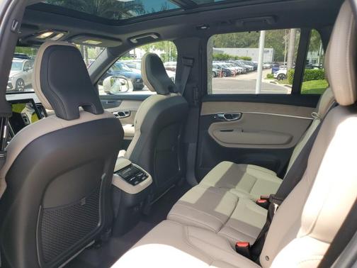 2025 Volvo XC90 B6 Ultra