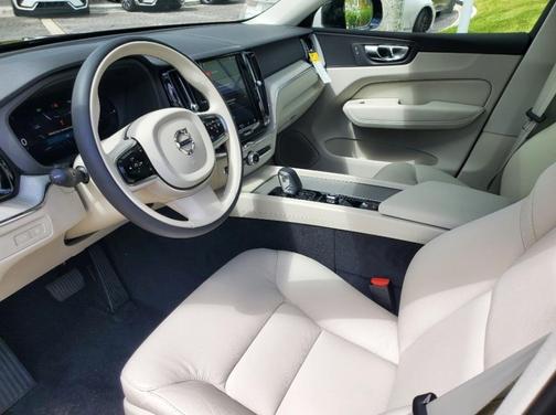 2025 Volvo XC60 Plug-In Hybrid T8 Plus