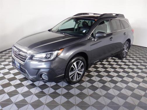 Photo 3 of 19 of 2018 Subaru Outback 2.5i Limited