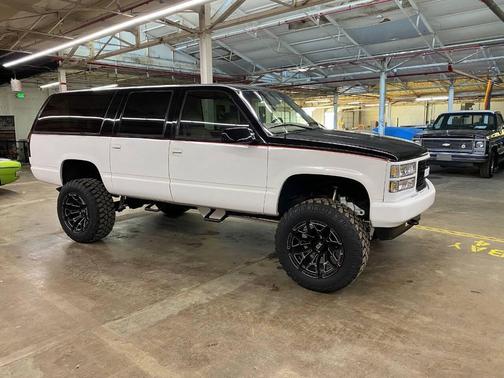 1999 GMC Suburban SLT CMI