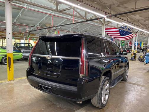 2018 Cadillac Escalade Luxury