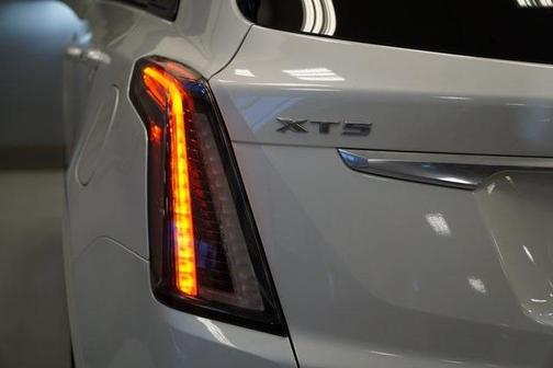 2022 Cadillac XT5 Sport