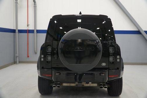 2022 Land Rover Defender 110 V8