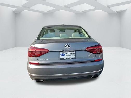 2017 Volkswagen Passat V6 SE w/Technology