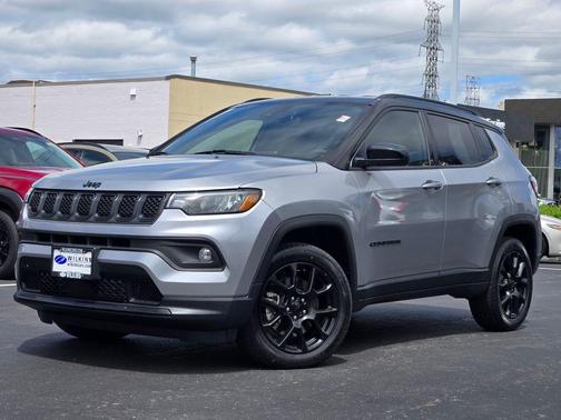 Billet Silver Metallic Clearcoat 2023 Jeep Compass Altitude
