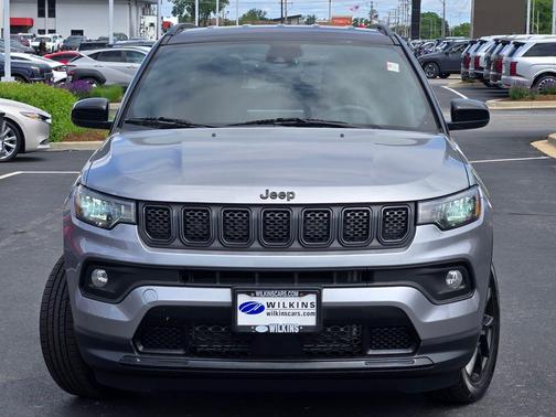 Billet Silver Metallic Clearcoat 2023 Jeep Compass Altitude