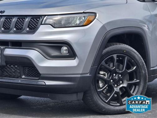 Billet Silver Metallic Clearcoat 2023 Jeep Compass Altitude
